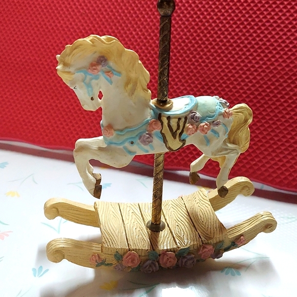 Carousel pony